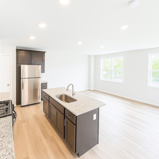 311 Tower Ridge Cir in Scotchtown, NY - Building Photo - Building Photo