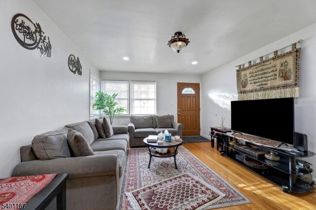 188 Luddington Ave in Clifton, NJ - Building Photo - Building Photo