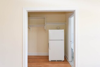 3335 W Diversey Ave in Chicago, IL - Building Photo - Building Photo