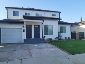 17449 Martha St, Unit 17449 in Encino, CA - Building Photo