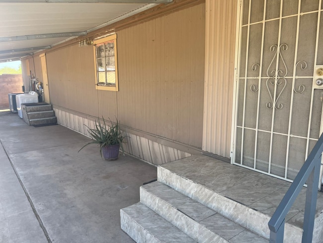 property at 4211 W Roosevelt St