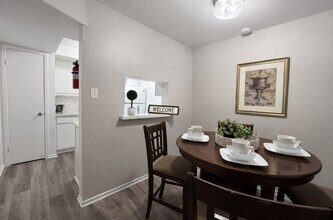 1541 Moritz Dr in Houston, TX - Building Photo - Building Photo