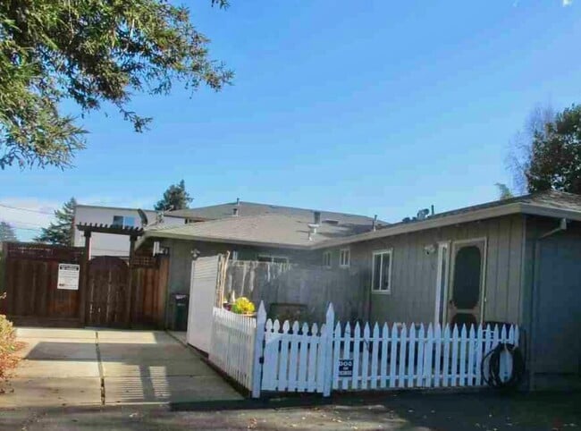 1400 17th Ave in Santa Cruz, CA - Building Photo - Building Photo