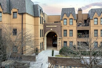 Parkwood Knoll in Charlotte, NC - Building Photo - Building Photo