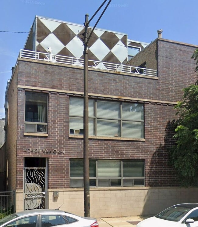 property at 1424 W Grand Ave