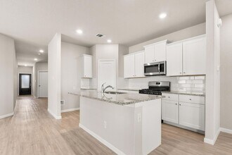 2831 Calandra Lark in New Braunfels, TX - Foto de edificio - Building Photo