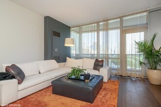 1211 S Prairie Ave in Chicago, IL - Foto de edificio - Building Photo