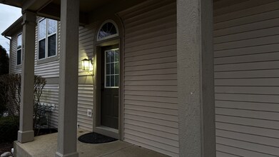 611 Conservatory Ln in Aurora, IL - Foto de edificio - Building Photo