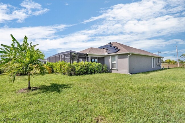 4251 NE 17th Ave in Cape Coral, FL - Foto de edificio - Building Photo