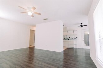 6646 E Lovers Ln in Dallas, TX - Building Photo - Building Photo