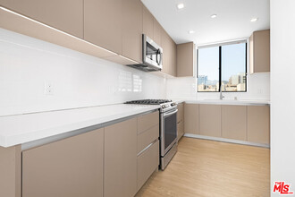 8555 Colgate Ave in Los Angeles, CA - Building Photo - Building Photo