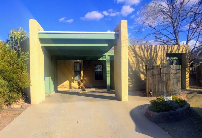 property at 1638 Mountain View Ave