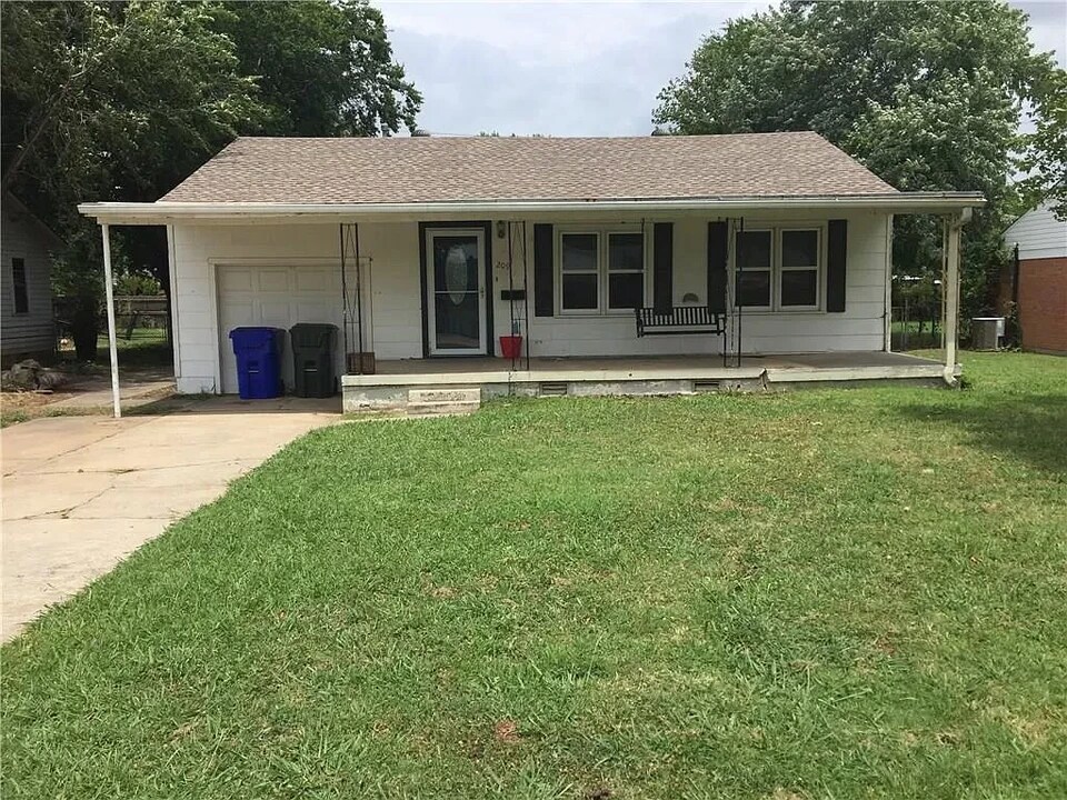 209 W Haddock St in Norman, OK - Building Photo