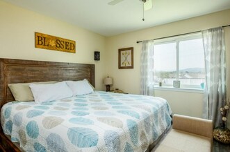 700 W Bridle Ln in Post Falls, ID - Foto de edificio - Building Photo