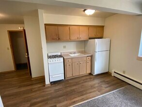 2066 S 74th St in West Allis, WI - Building Photo - Building Photo