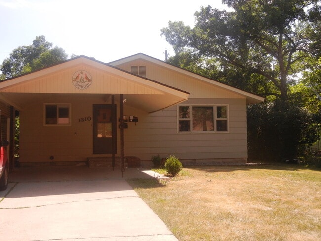 property at 1310 S 6th Ave