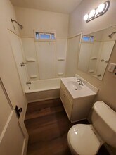 915 Minnesota Ave, Unit 6 in South Milwaukee, WI - Building Photo - Building Photo