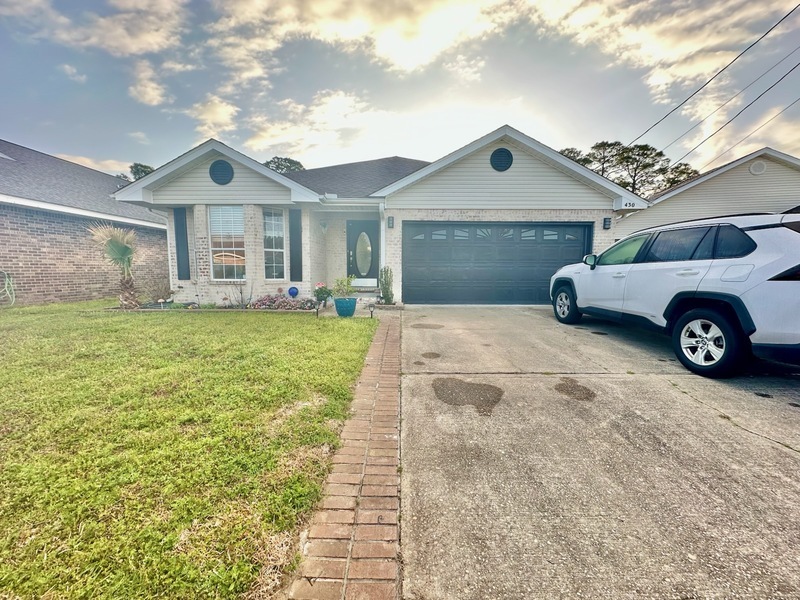 430 Pristine Water Ln in Mary Esther, FL - Building Photo