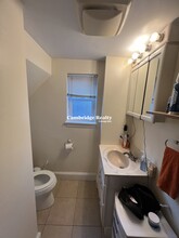 28 Cherry St, Unit 1 in Somerville, MA - Foto de edificio - Building Photo