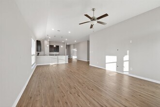 151 Scenic Hills Ct in Montgomery, TX - Building Photo - Building Photo