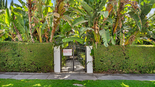 Villa Monterey Apartments in Los Angeles, CA - Foto de edificio - Building Photo