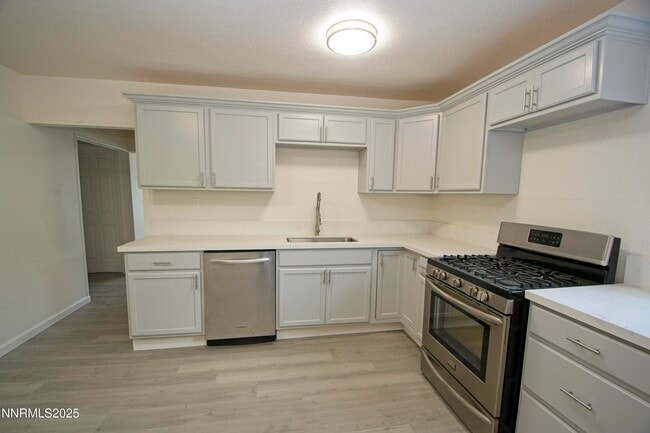 985 10th St in Sparks, NV - Building Photo - Building Photo