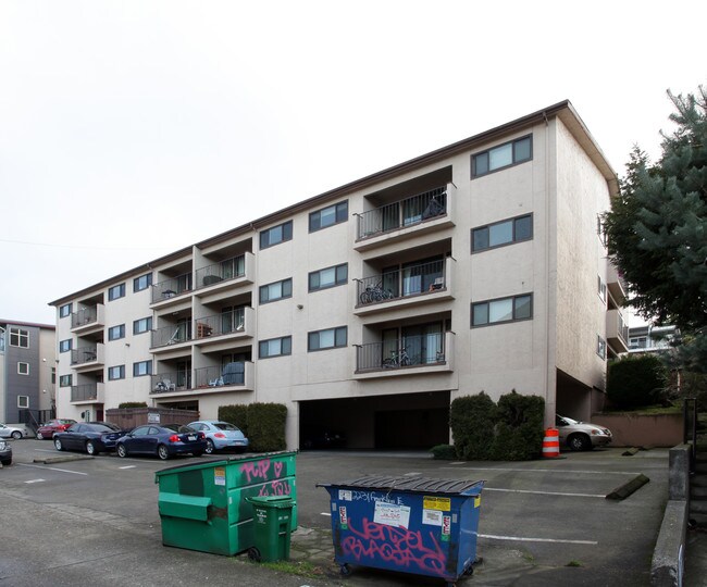 Villa Anita Apartments in Seattle, WA - Building Photo - Building Photo