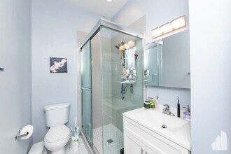 2335 W Moffat St, Unit 2 in Chicago, IL - Building Photo - Building Photo
