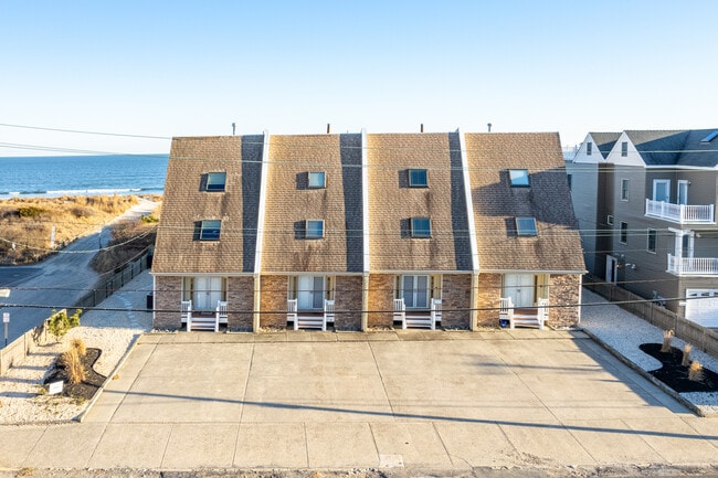 114 E Brigantine Ave in Brigantine, NJ - Foto de edificio - Building Photo