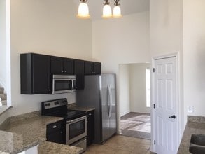 1130 Mastell Dr in Reynoldsburg, OH - Foto de edificio - Building Photo