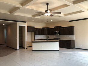 3031 Windmill Ct in Tulare, CA - Building Photo - Building Photo