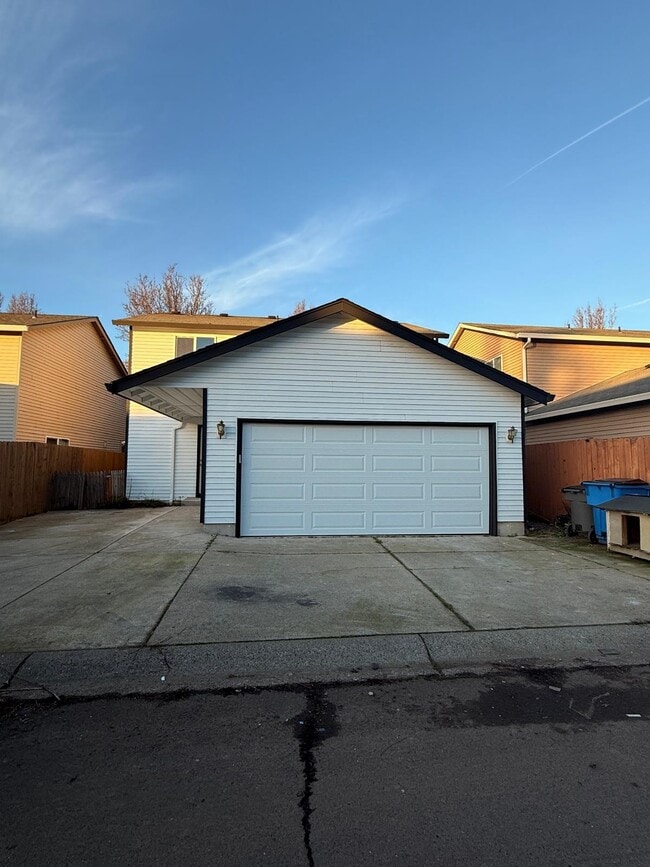 property at 1123 W 31st St