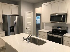 337 Trellis Blvd in Leander, TX - Building Photo - Building Photo