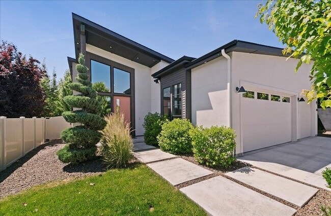 property at 2373 S Rolling Hills Ave