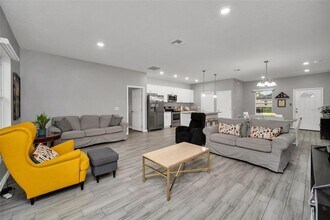 241 Grouper Ct in Poinciana, FL - Building Photo - Building Photo
