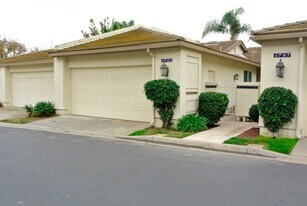 4791 Flying Cloud Way in Carlsbad, CA - Building Photo