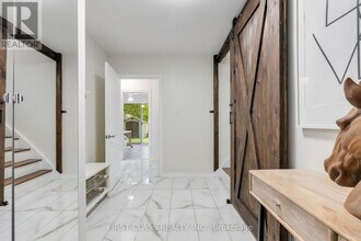 1920 Truscott Dr in Mississauga, ON - Building Photo - Building Photo