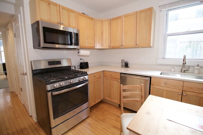 1807 W Cortland St-Unit -CH1 in Chicago, IL - Building Photo - Building Photo