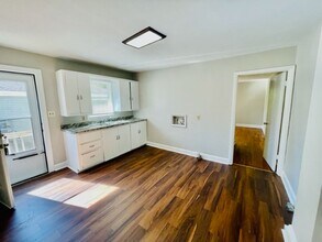 1028 Asheboro St-Unit -Asheboro 1028-A in High Point, NC - Building Photo - Building Photo