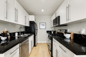 1535 Granville Ave, Unit 107 in Los Angeles, CA - Building Photo - Building Photo