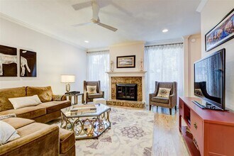 2409 Bering Dr in Houston, TX - Building Photo - Building Photo