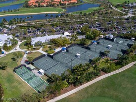 3340 Kumamoto Ln in Naples, FL - Building Photo