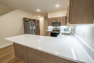 116 Eiche Dr in Slinger, WI - Building Photo - Building Photo