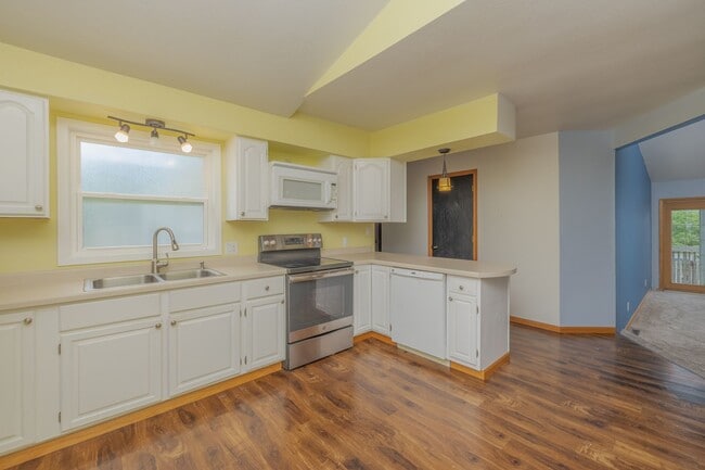 228 W Franklin St in Waupun, WI - Building Photo - Building Photo