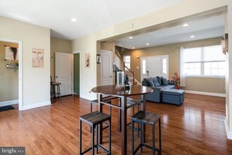 656 N 8th St in Philadelphia, PA - Building Photo - Building Photo