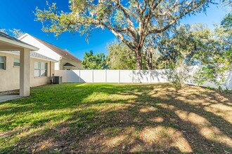 13033 Terrace Springs Dr in Temple Terrace, FL - Building Photo - Building Photo