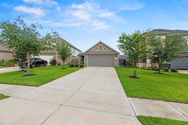 31222 Pinebrook Falls Ln in Hockley, TX - Building Photo - Building Photo