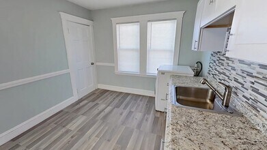 75 Forest Hills St, Unit 3 in Boston, MA - Building Photo - Building Photo