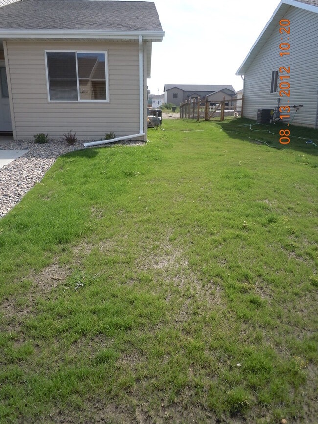 1411 35th Ave SE in Minot, ND - Building Photo - Building Photo