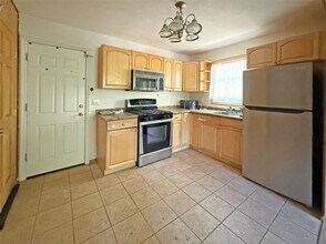 25 Brookhaven Ave in Riverhead, NY - Building Photo - Building Photo